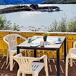 6 Person In Naustbukta-by Traum Naustbukta