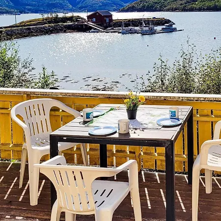 6 Person In Naustbukta-by Traum Naustbukta