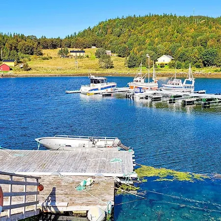 6 Person In Naustbukta-by Traum