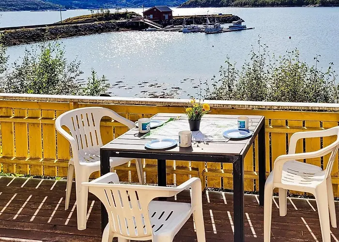 6 Person In Naustbukta-by Traum Naustbukta