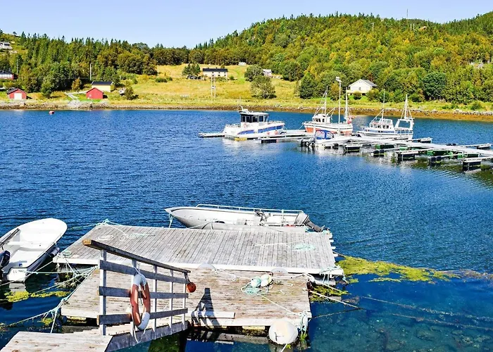 6 Person In Naustbukta-by Traum